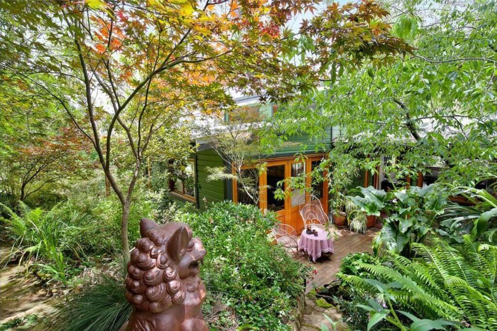 The Black Cockatoo - Secret Garden Treetops Home คาทุมบา ภายนอก รูปภาพ
