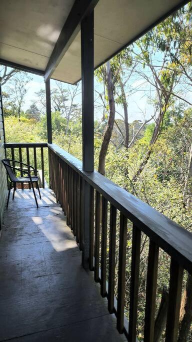 The Black Cockatoo - Secret Garden Treetops Home คาทุมบา ภายนอก รูปภาพ
